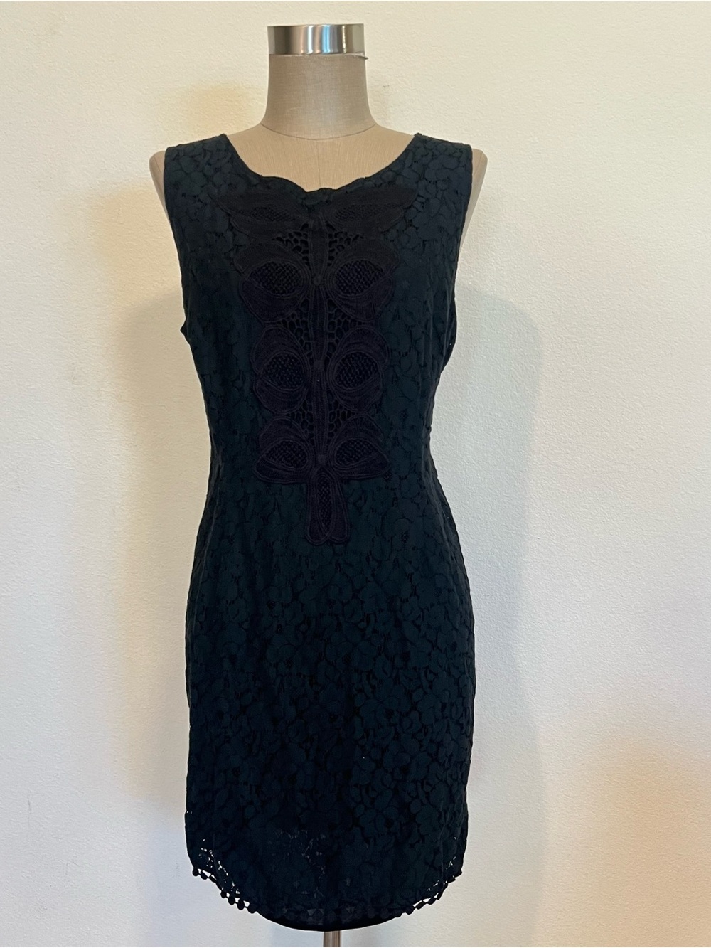 Sleeveless Black Lace Sheath Dress